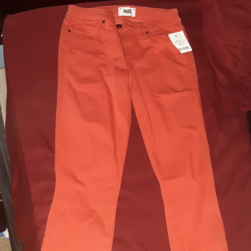 Form Fit Jeans!